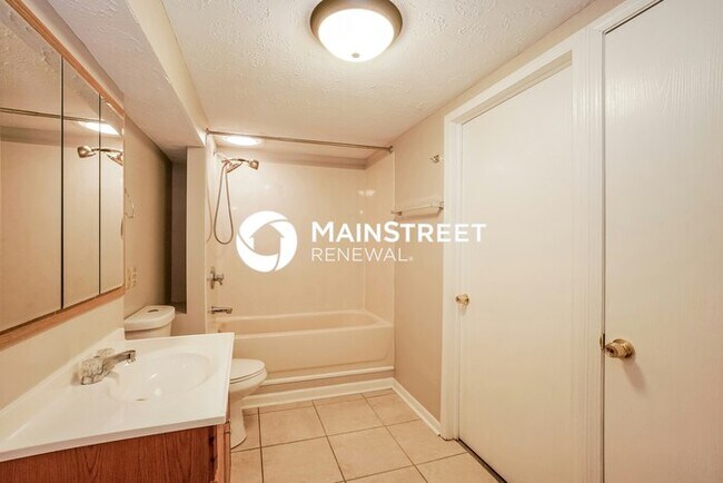 Building Photo - 4 Bedroom Pet-Friendly Home in Pickerington, OH with Main Street Renewal
