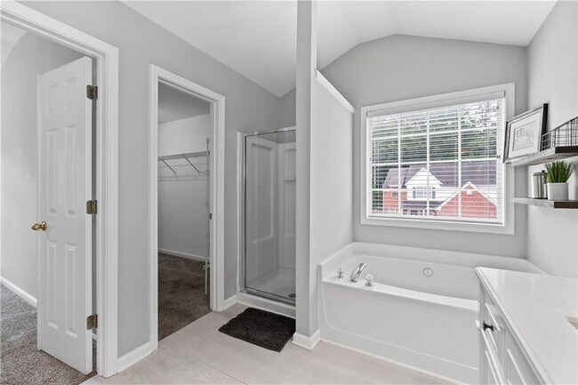 Building Photo - 4419 Silver Ridge Way SW