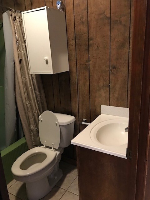 Building Photo - 413 Mary St