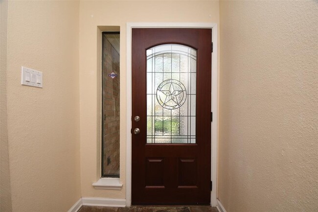Building Photo - 2596 Bering Dr
