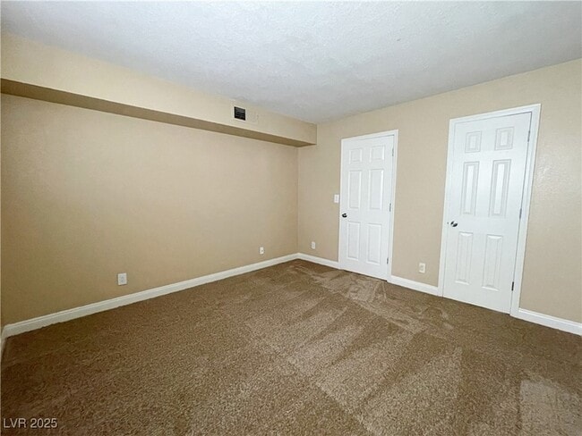 Building Photo - 3135 S Mojave Rd