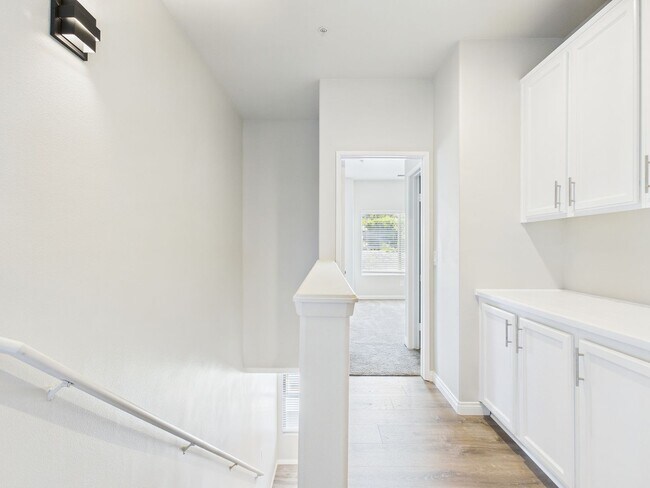 Building Photo - NEW NEW NEW remodeled -3bedroom/3bath Town...
