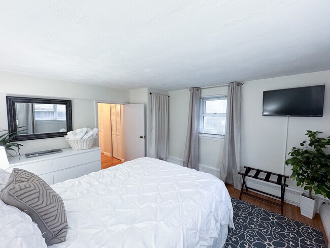 Building Photo - 79 Chestnut St