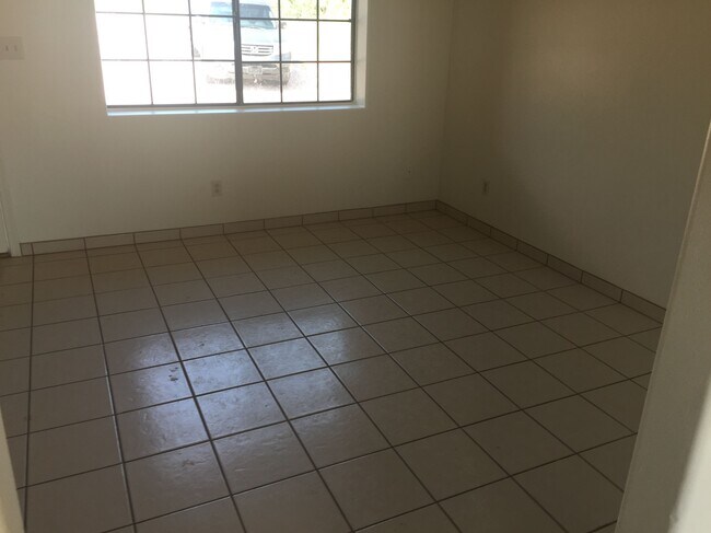 Building Photo - 226 Paseo Montura