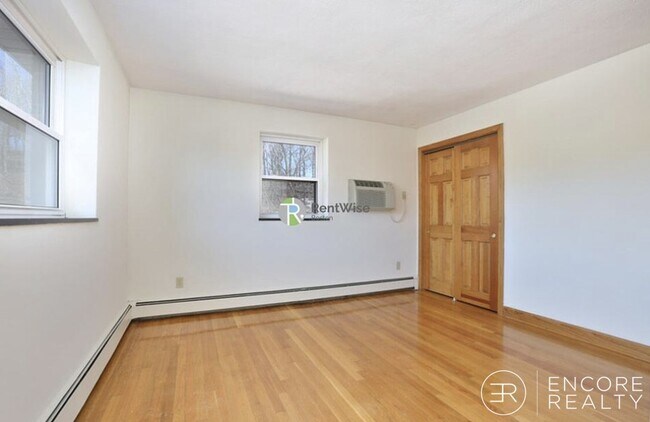 Building Photo - 266 Grove St