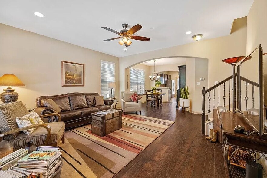 Building Photo - 1022 Lost Pines Ln