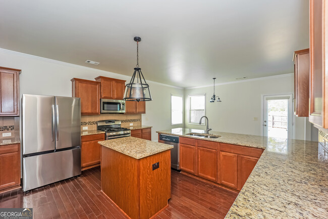 Building Photo - 561 Greyhound Ct