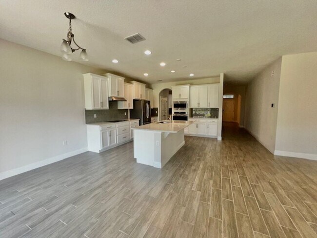 Building Photo - SPECTACULAR MODERN HOME!!Relaxing water views from the back of this beautiful home- MOVE IN Septe...