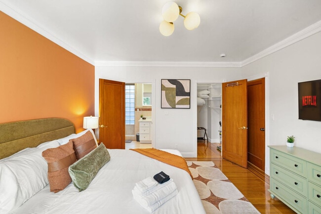 Building Photo - 2216 18th Ave