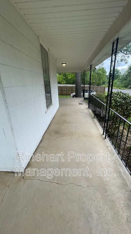 Building Photo - 140 Ebenezer Ave