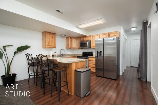Building Photo - Adorable 3-Bedroom Condo in Prime Provo Lo...