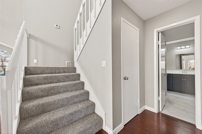 Building Photo - 10707 Staghill Dr