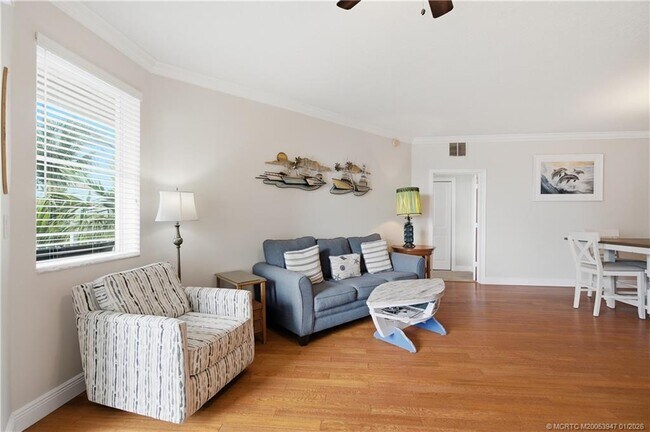 Building Photo - 975 NW Flagler Ave