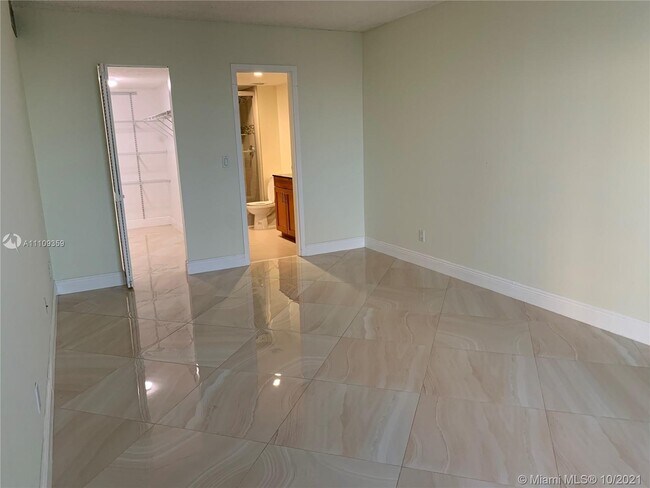 Building Photo - 13499 Biscayne Blvd