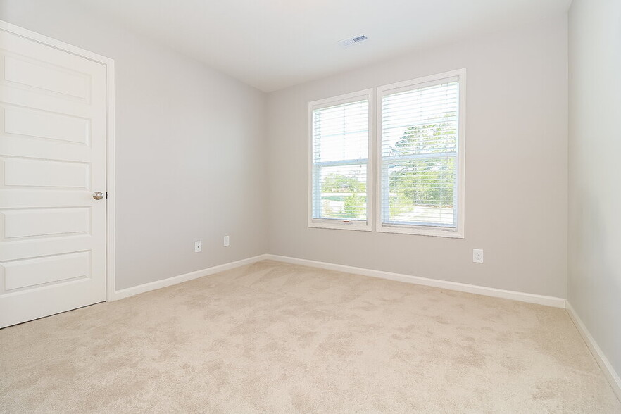 Building Photo - 1309 Braemar Highland Dr