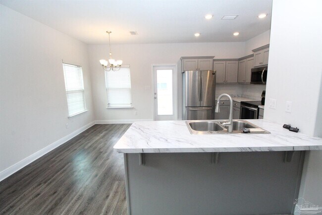 Building Photo - 3865 Sandspur Ln
