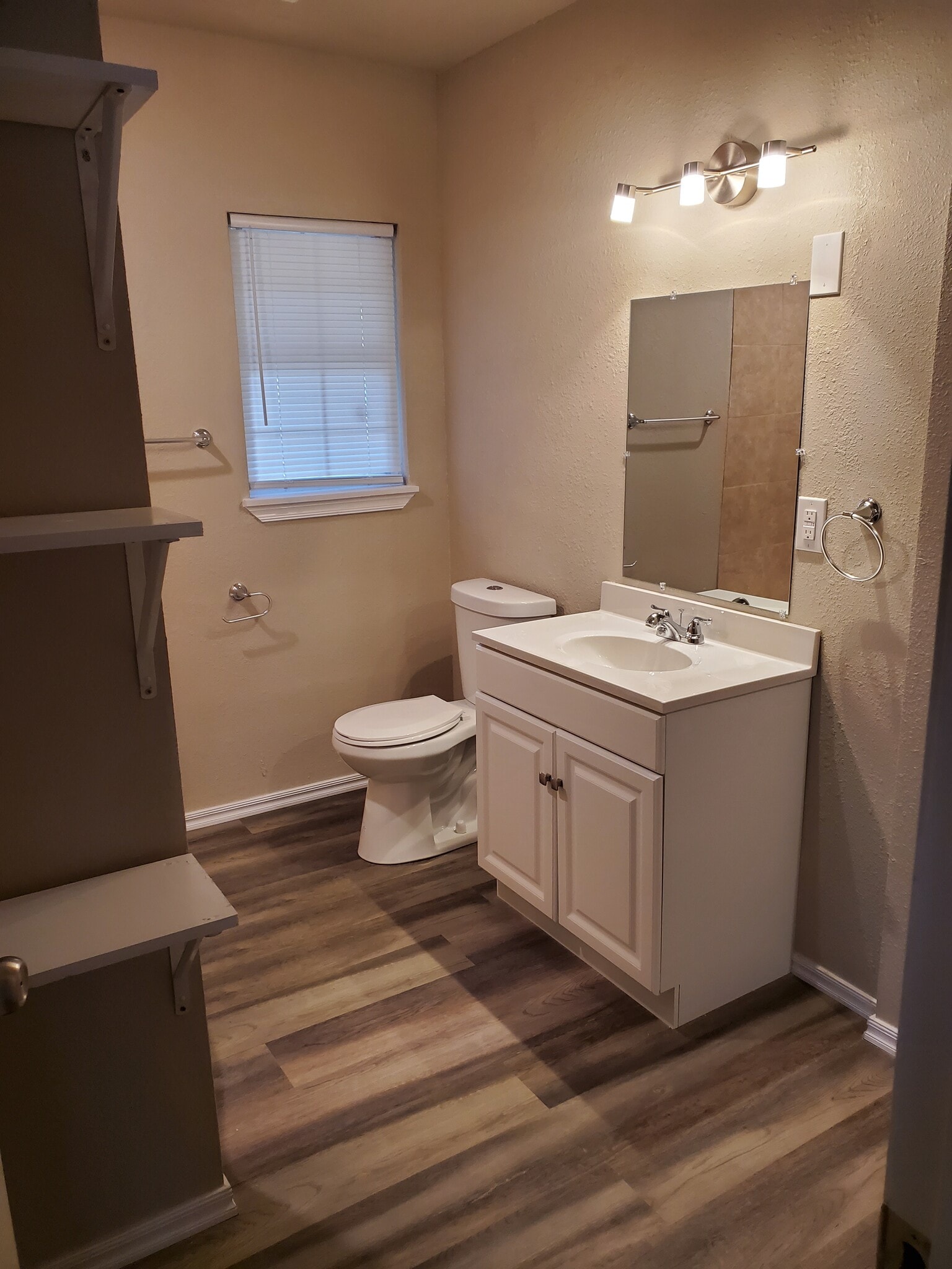 Building Photo - 133 Claremont Ave