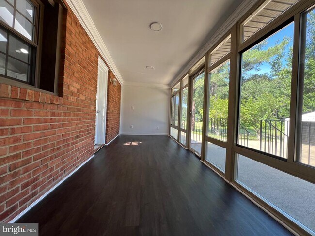 Building Photo - 9872 Red Hill Rd