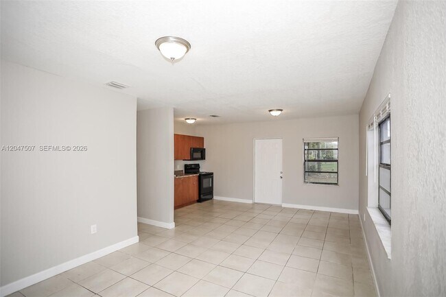 Building Photo - 14640 Tyler St