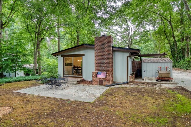Building Photo - 2700 Brook Park Way