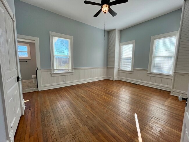 Building Photo - 46 N Thomason St