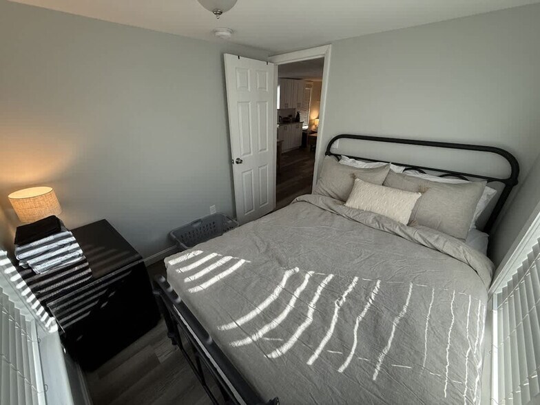 Building Photo - 4 Auburn Ave Ext