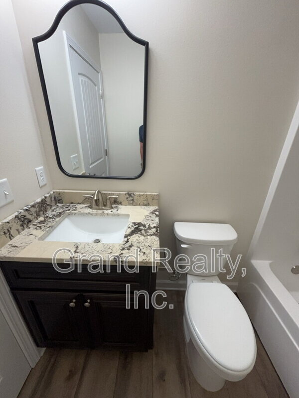 Building Photo - 4004 Roxies Ln