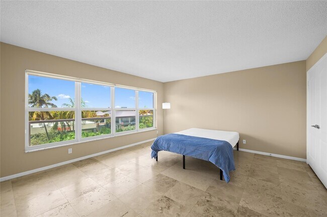 Building Photo - 3900 Galt Ocean Dr