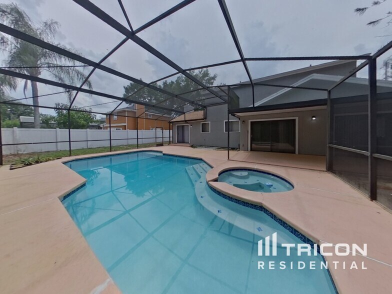 Building Photo - 7914 Tumblestone Dr