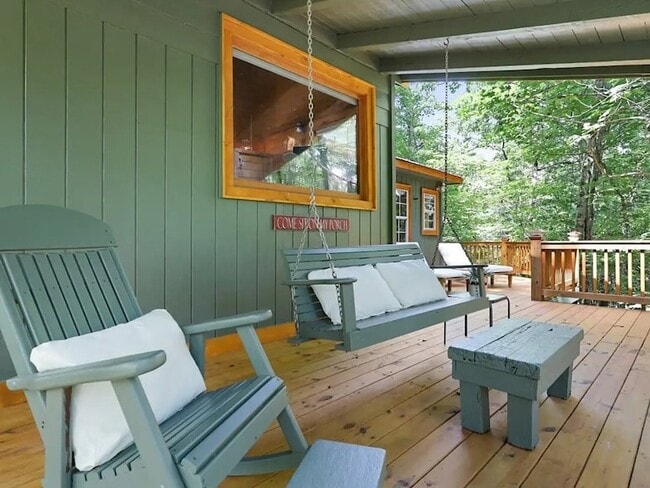 Building Photo - 166 Nantahala Pass Rd