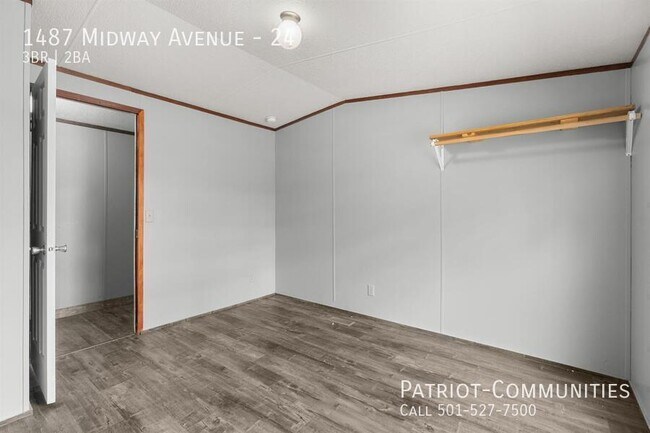 Building Photo - 1487 Midway Ave