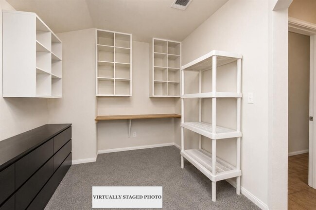 Building Photo - 4193 Fairmeadow Dr
