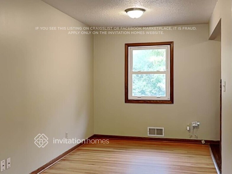 Building Photo - 2457 Spruce Pl