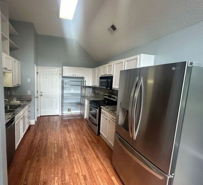 Building Photo - 5 Southwell Ct