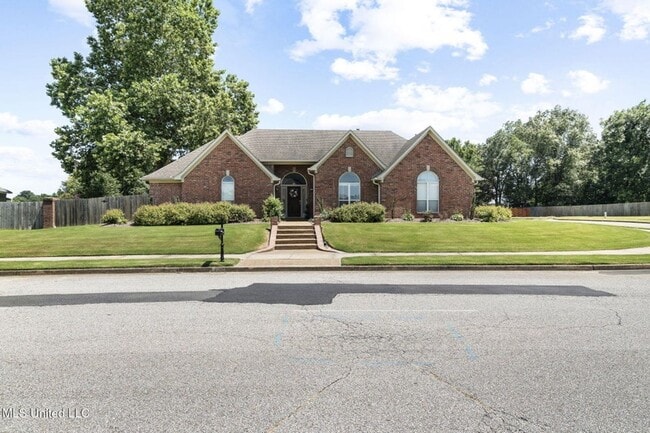 Primary Photo - COMING SOON! Beautiful Corner lot! 4 Bedrooms, Olive Branch schools!