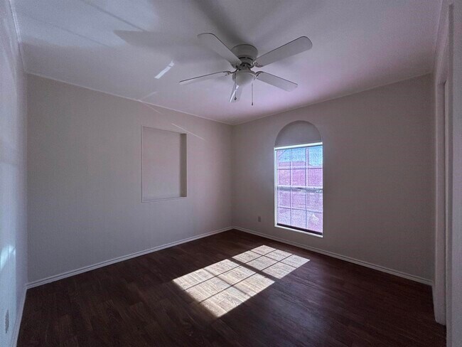 Building Photo - 3004 Musser St