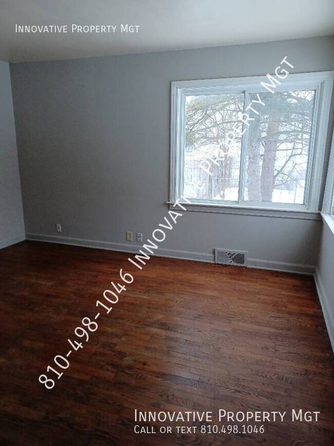 Building Photo - 2213 Savoy Ave