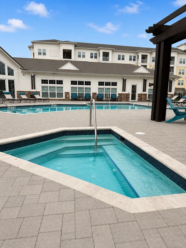 Building Photo - 218 Bermuda Lakes Ln