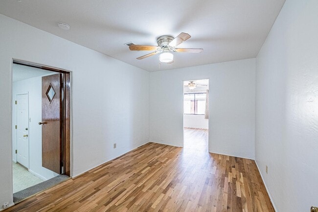 Building Photo - 624 Adams St NE