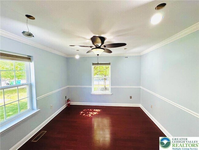Building Photo - 6945 Hunt Dr