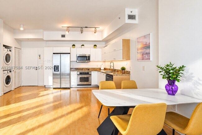 Building Photo - 2275 Biscayne Blvd