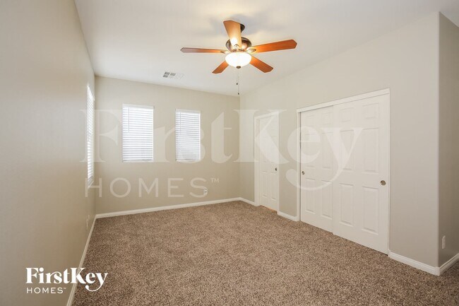 Building Photo - 6229 Green Heron St