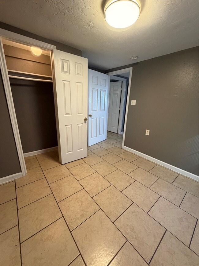 Building Photo - 4505 Avenue K