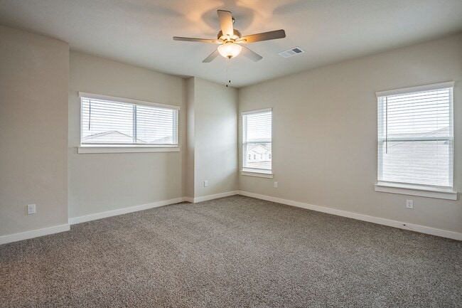 Building Photo - 644 Wheatfield Dr