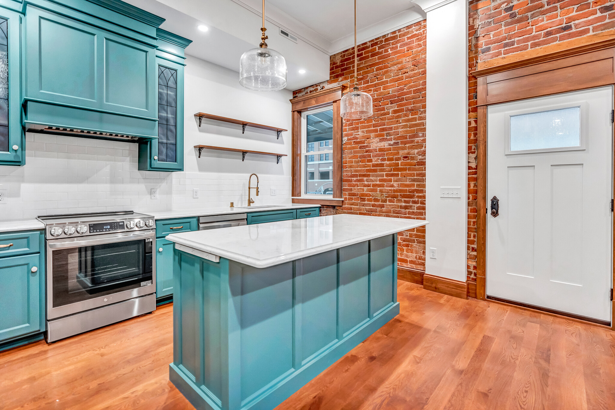 Building Photo - 316 4th St S