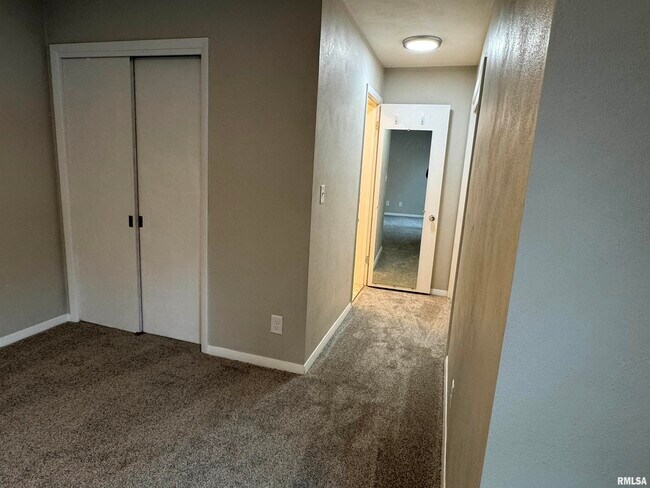 Building Photo - 3319 N Marquette St