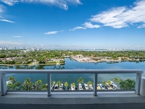 Building Photo - 5005 Collins Ave