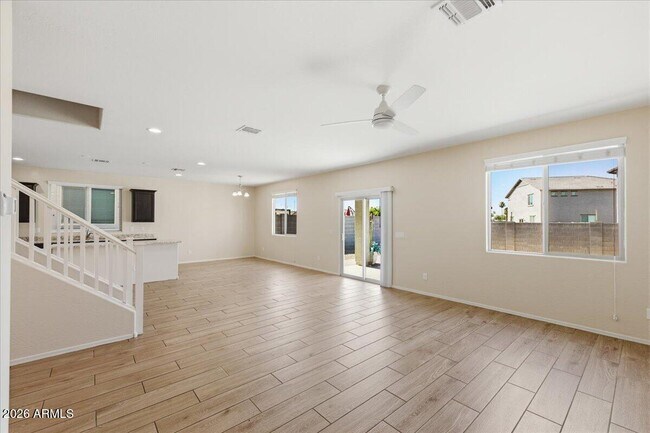 Building Photo - 7119 W Golden Ln