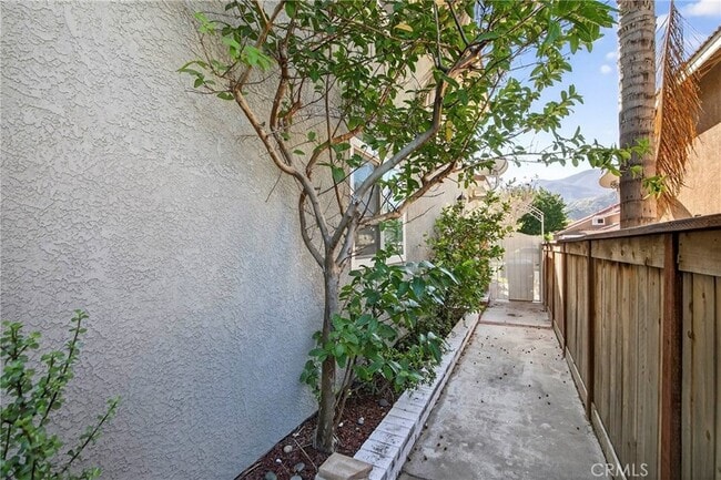 Building Photo - 3355 Sterling Dr