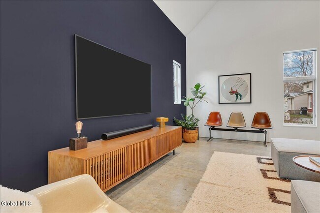 Building Photo - 18 Granite St